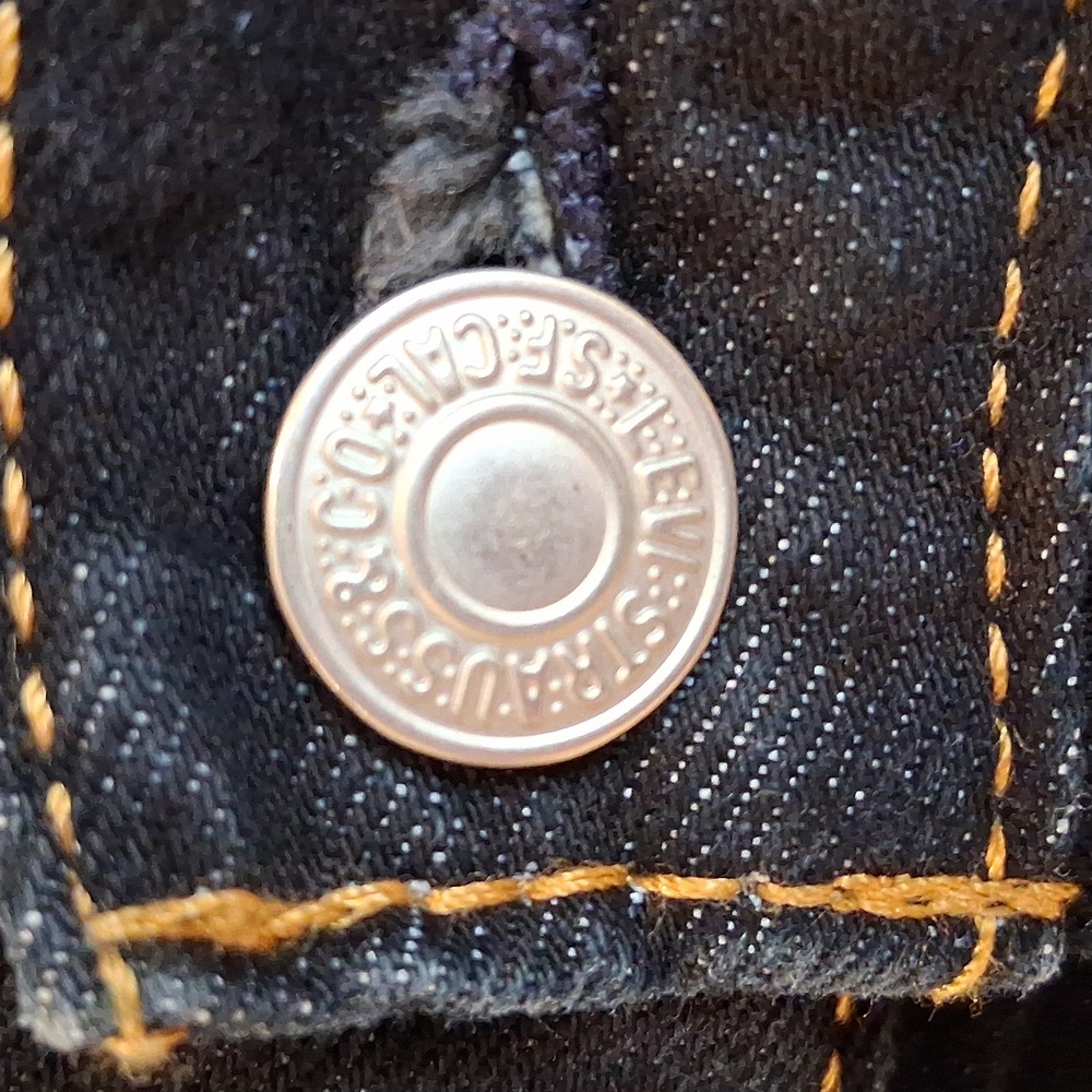 Levi Dark Wash 513 Size 38W 32L Men Jeans - Picture 2 of 7